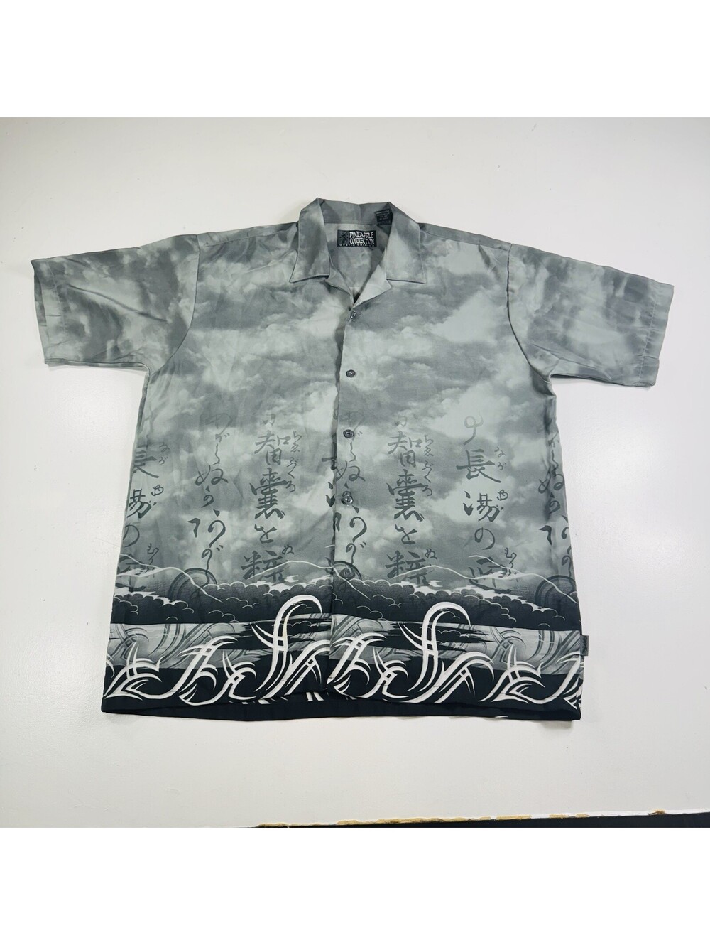 Pineapple Connection Shirt Gray Japanese Mountains Men’s Size Large